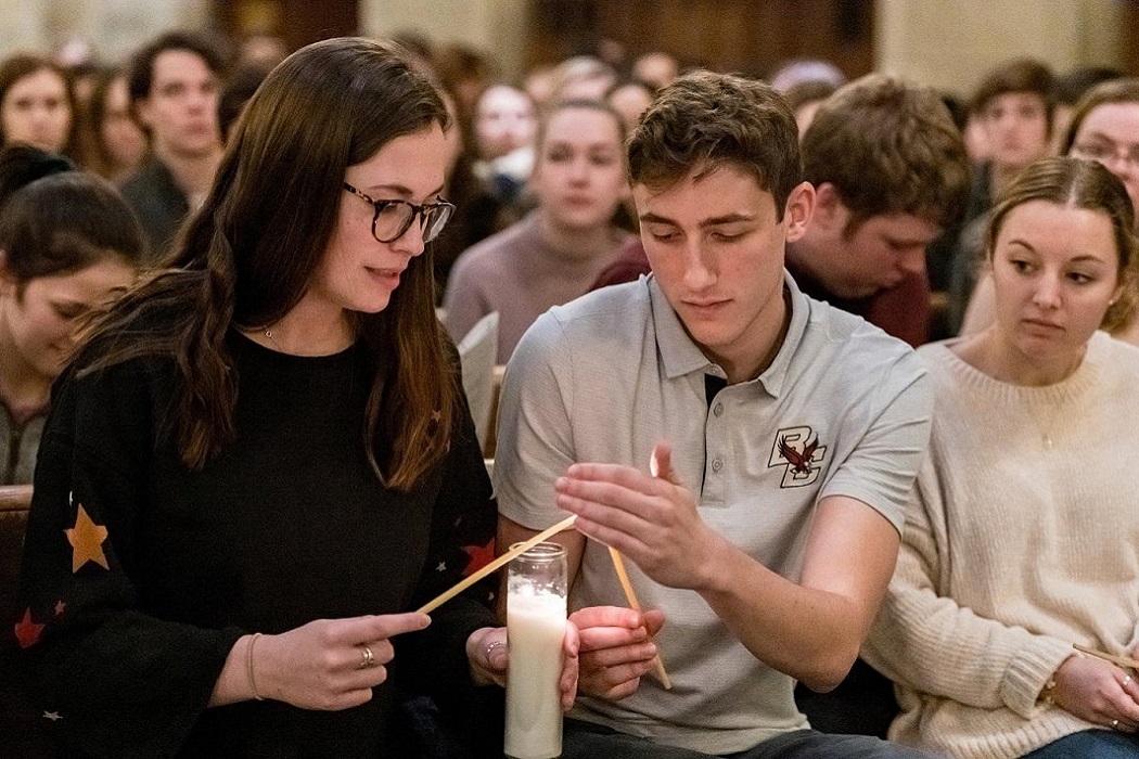Boston College Students at Mass Boston College Students at Mass