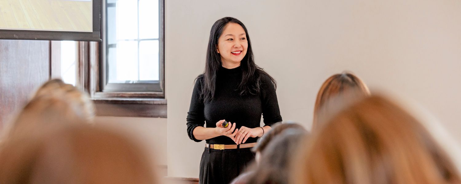 oh myo kim teaching a course