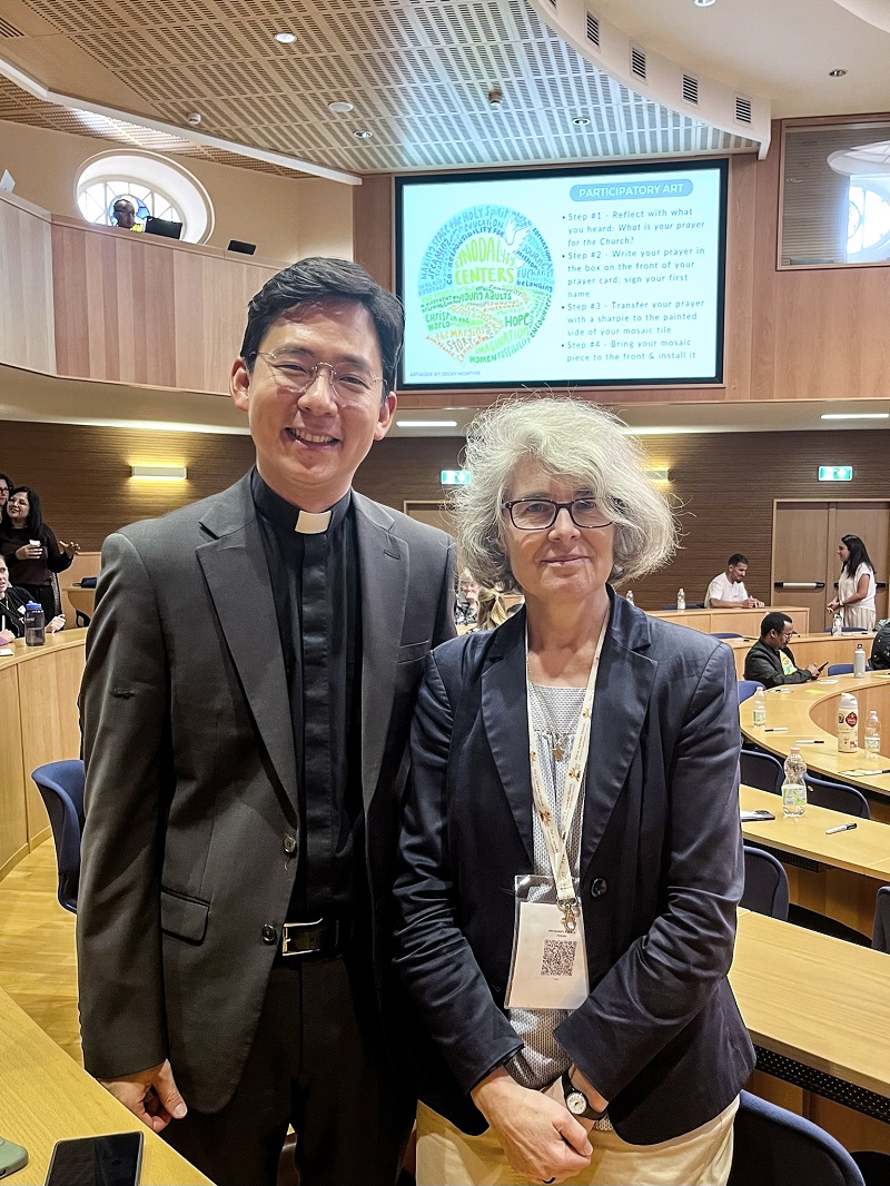 CSTM students Dominic Chai, S.J., a CENTERS delegate, and Sister Nathalie Becquart, undersecretary of the Synod CSTM students Dominic Chai, S.J., a CENTERS delegate, and Sister Nathalie Becquart, undersecretary of the Synod